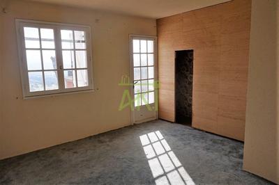 Maison traditionnelle - 188 m² - 8 pièces