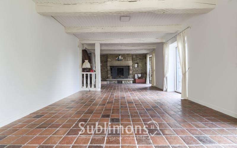 Maison - 224 m² - 7 pièces