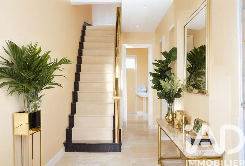 Maison - 94 m² - 5 pièces