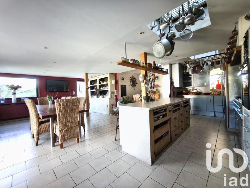 Maison - 245 m² - 7 pièces