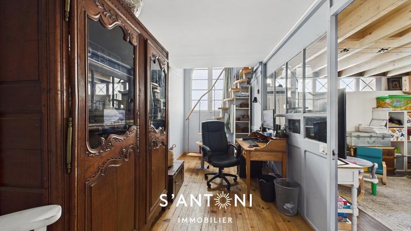 Duplex - 215 m² - 5 pièces