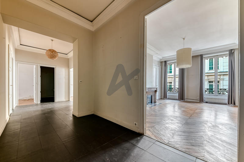 Appartement - 120 m² - 3 pièces