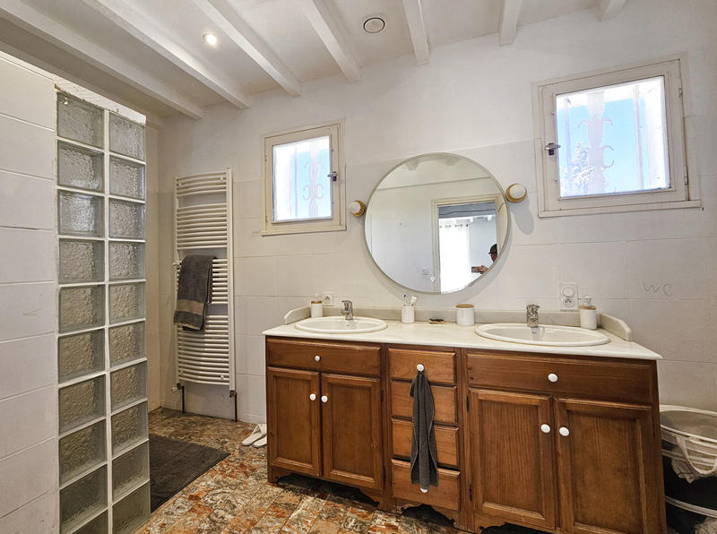 Villa - 270 m² - 8 pièces