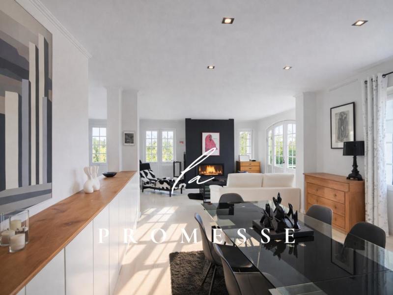 Villa - 247 m² - 7 pièces