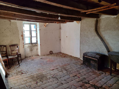 Maison - 104 m² - 4 pièces