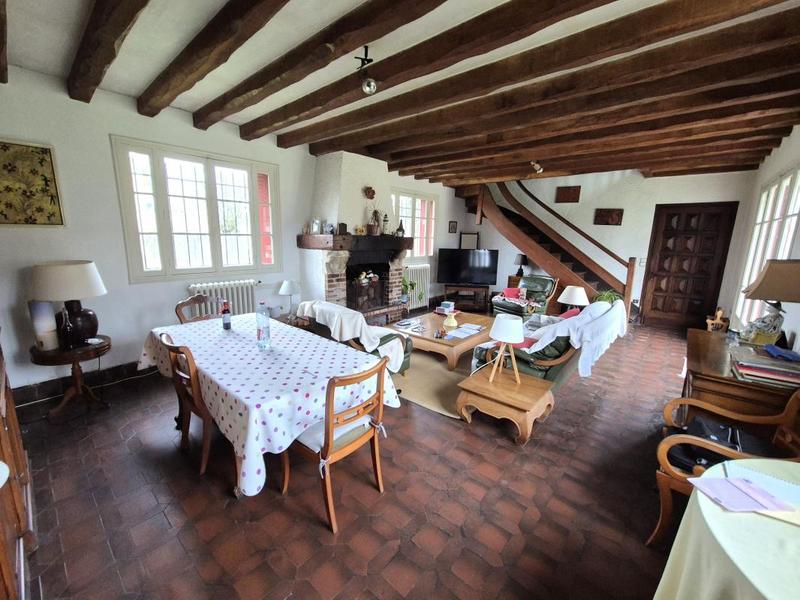 Maison - 256 m² - 8 pièces