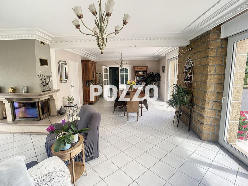 Maison - 244 m² - 8 pièces