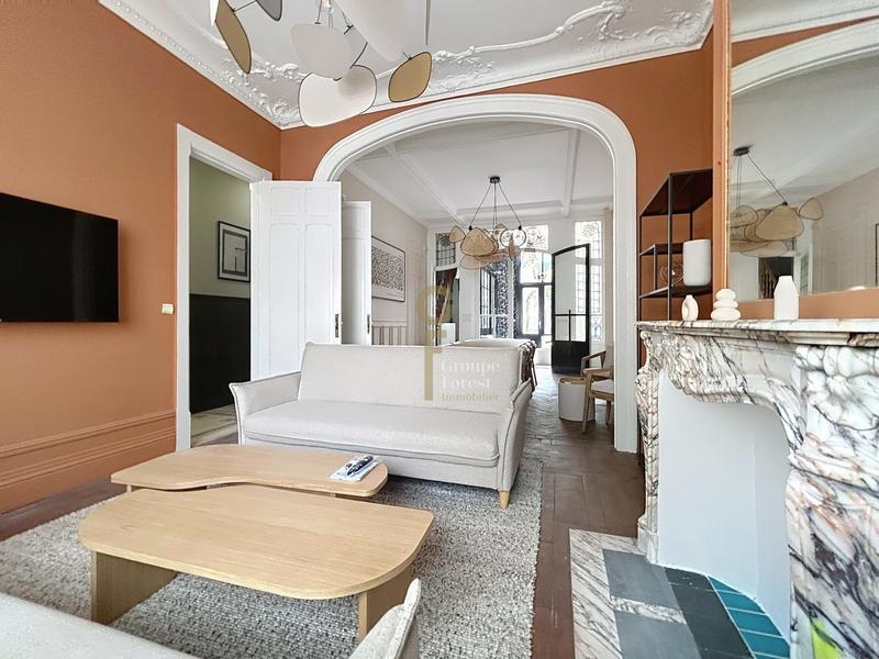 Maison - 252 m² - 9 pièces