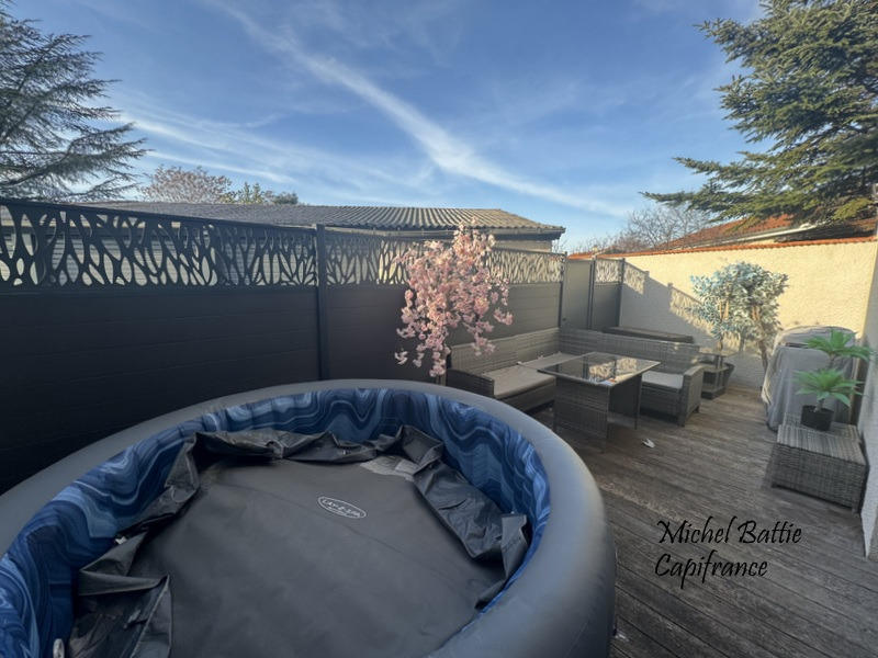 Maison - 243 m² - 7 pièces