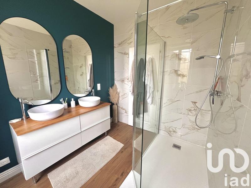 Maison - 201 m² - 6 pièces