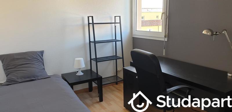 Chambre - 10 m² - 1 pièce