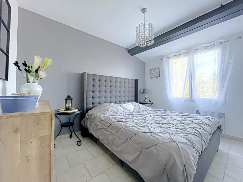 Villa - 168 m² - 8 pièces