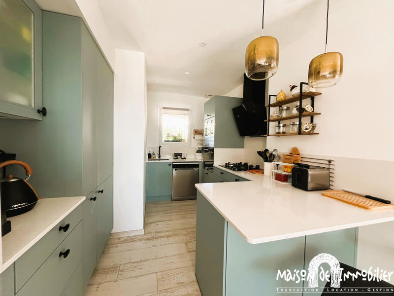 Maison - 185 m² - 7 pièces