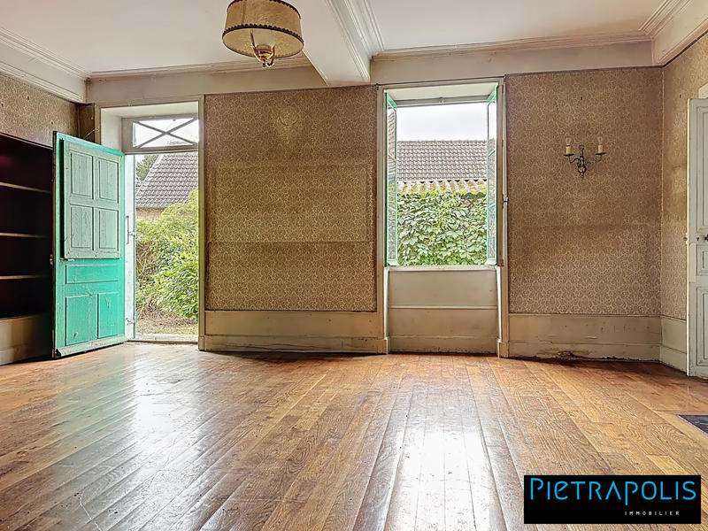 Maison ancienne - 180 m² - 3 pièces