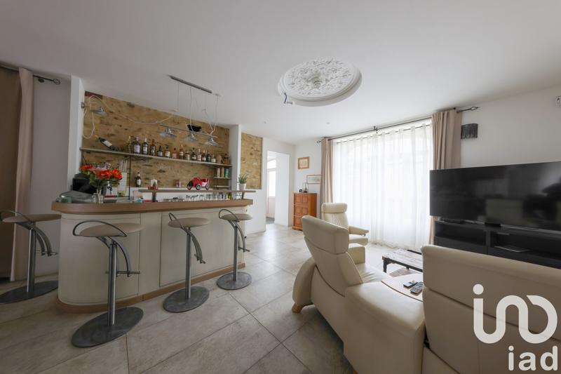 Maison - 377 m² - 10 pièces