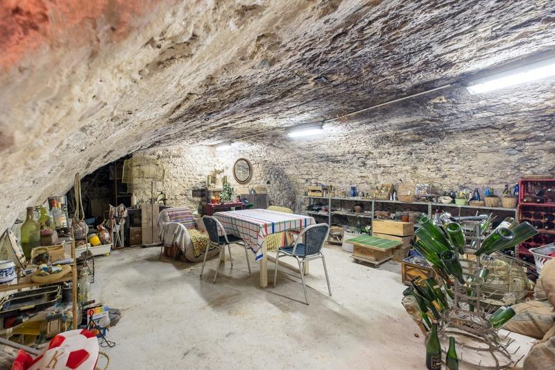 Appartement ancien - 122 m² - 4 pièces