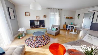 Maison - 202 m² - 7 pièces