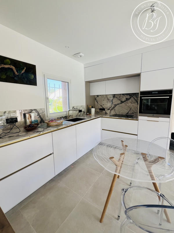 Maison - 165 m² - 5 pièces