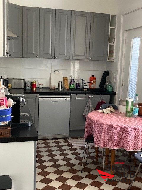 Maison - 225 m² - 7 pièces