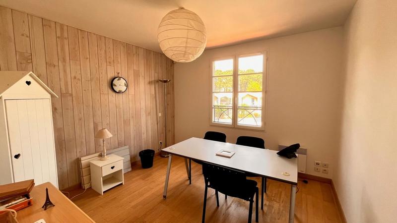 Bureau - 131 m² - 5 pièces