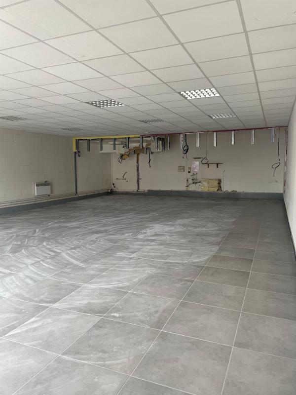 Local commercial - 115 m²