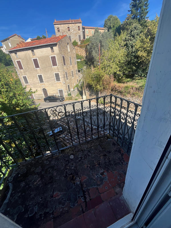 Maison - 250 m² - 8 pièces