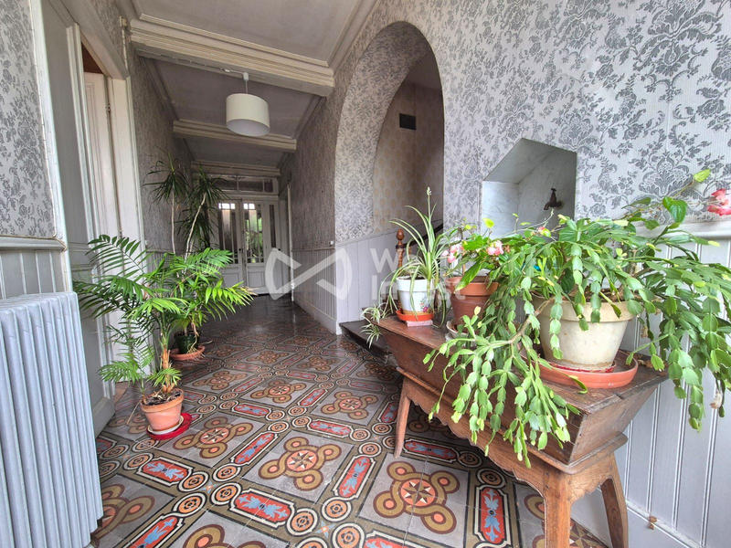 Maison - 245 m² - 7 pièces