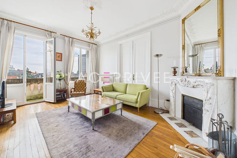 Appartement - 174 m² - 6 pièces