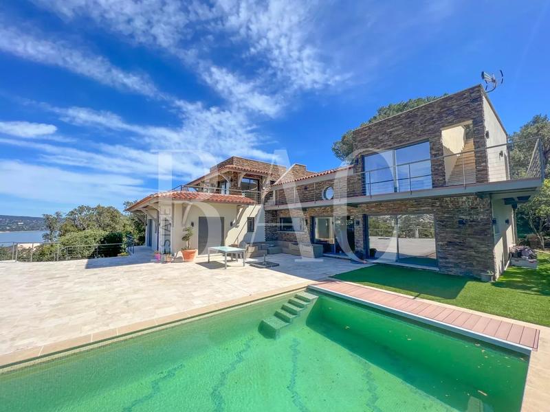 Villa - 350 m² - 7 pièces