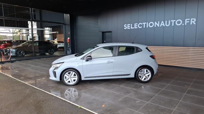 Renault Clio V Evolution E-Tech full hybrid 145