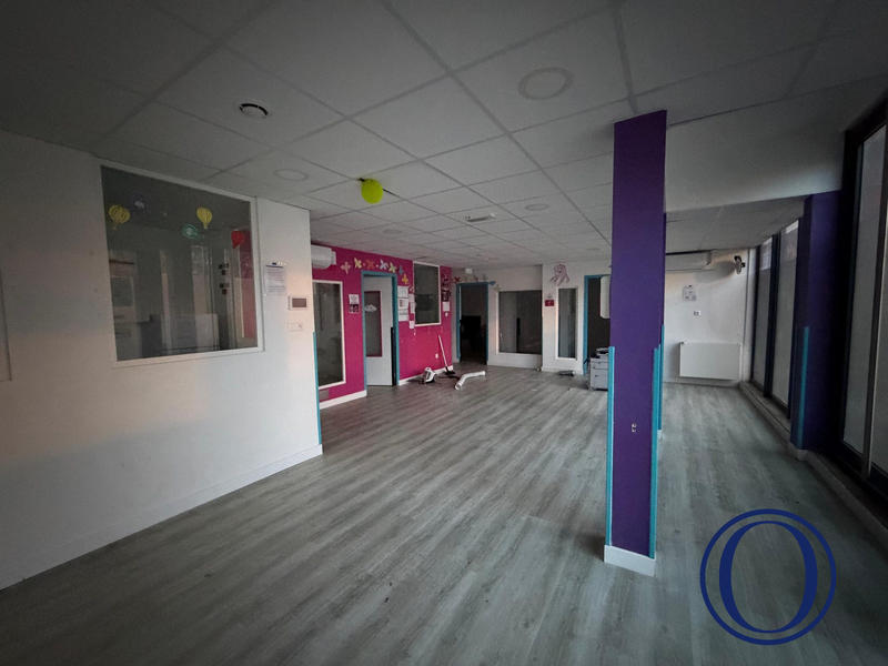 Local commercial - 142 m²