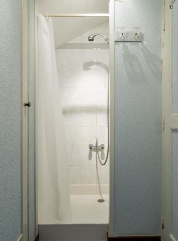 Chambre - 18 m² - 8 pièces