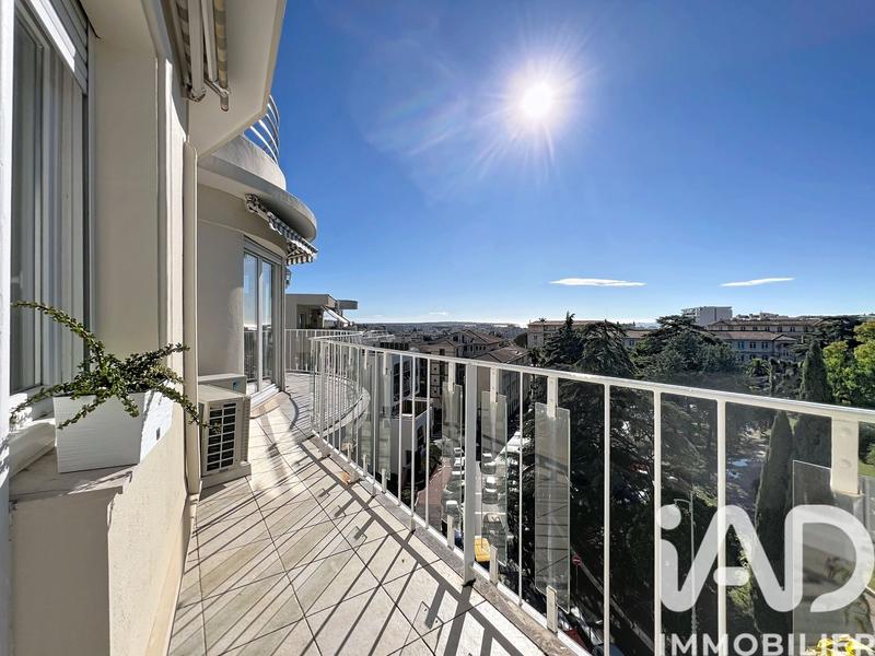 Appartement - 84 m² - 3 pièces