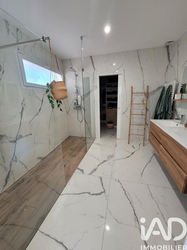 Maison - 182 m² - 6 pièces