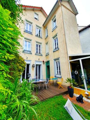 Maison - 205 m² - 10 pièces