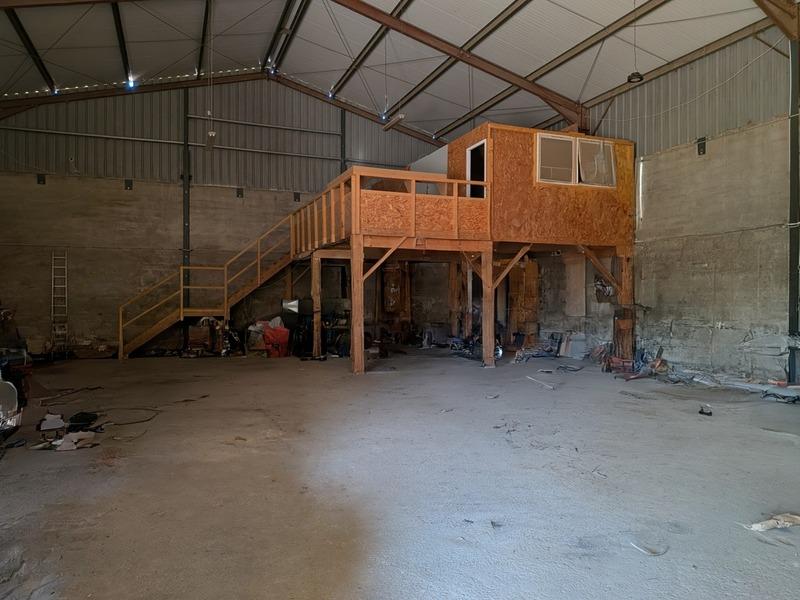 Entrepôt - 366 m² - 1 pièce