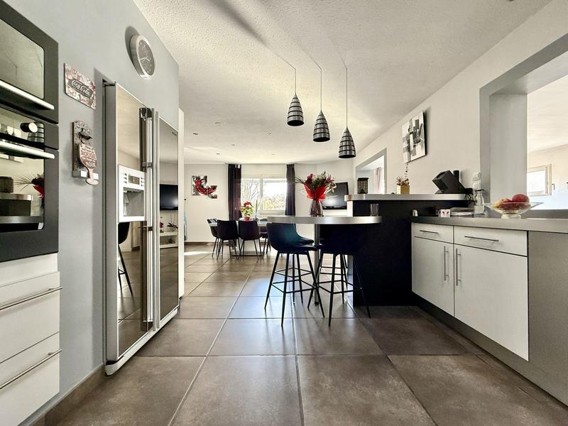 Maison - 158 m² - 6 pièces