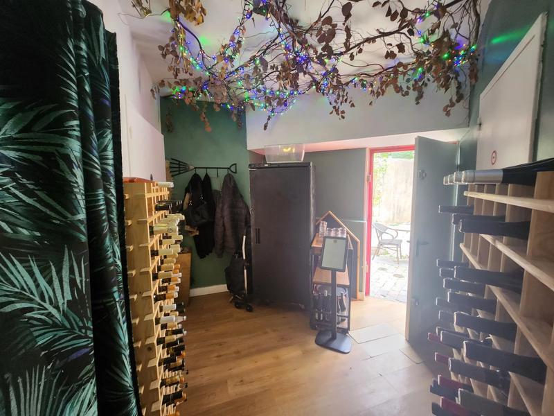 Local commercial - 114 m² - 5 pièces