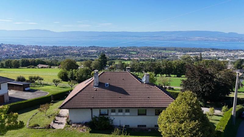 Propriété - 216 m² - 9 pièces