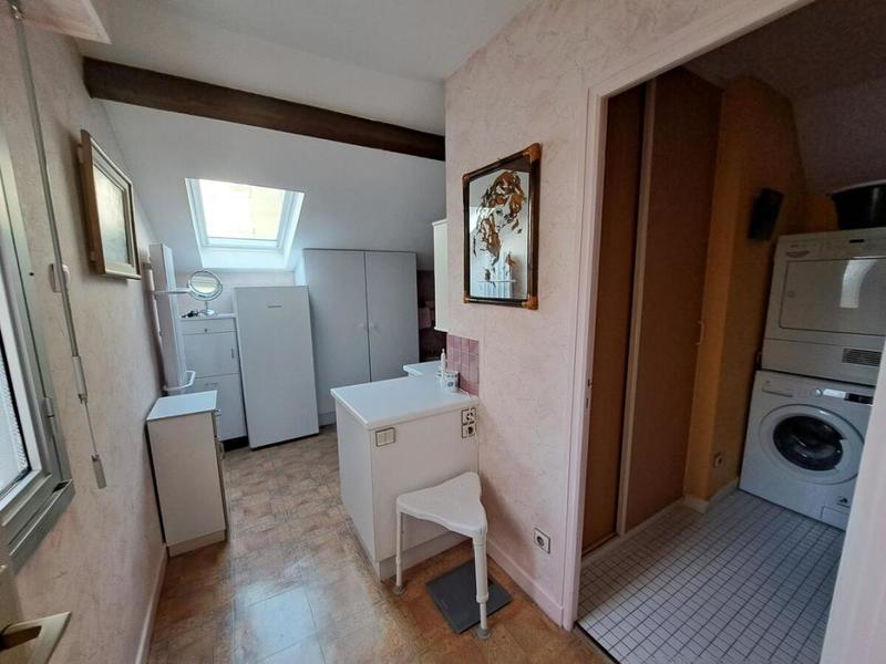 Appartement - 181 m² - 8 pièces