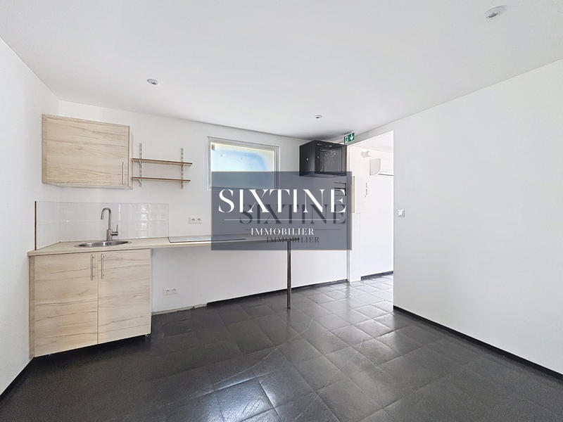 Local commercial - 70 m² - 2 pièces