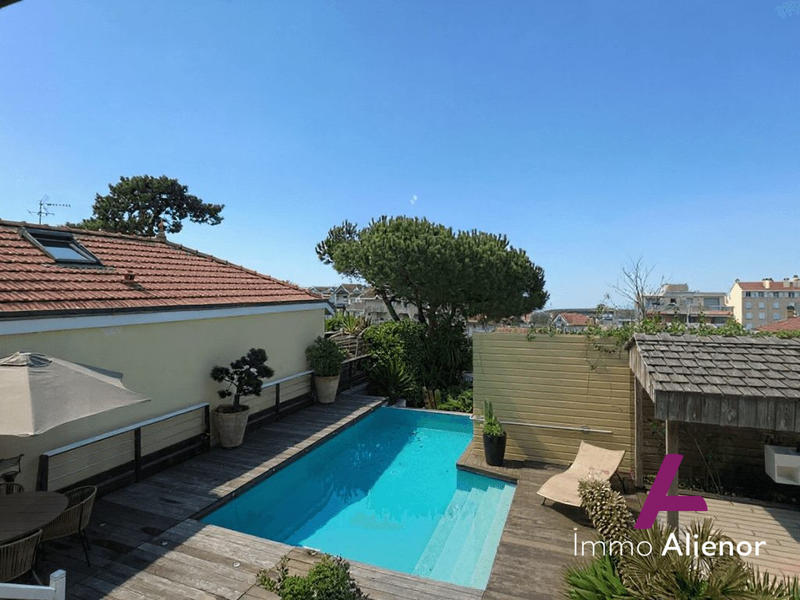 Maison contemporaine - 141 m² - 6 pièces