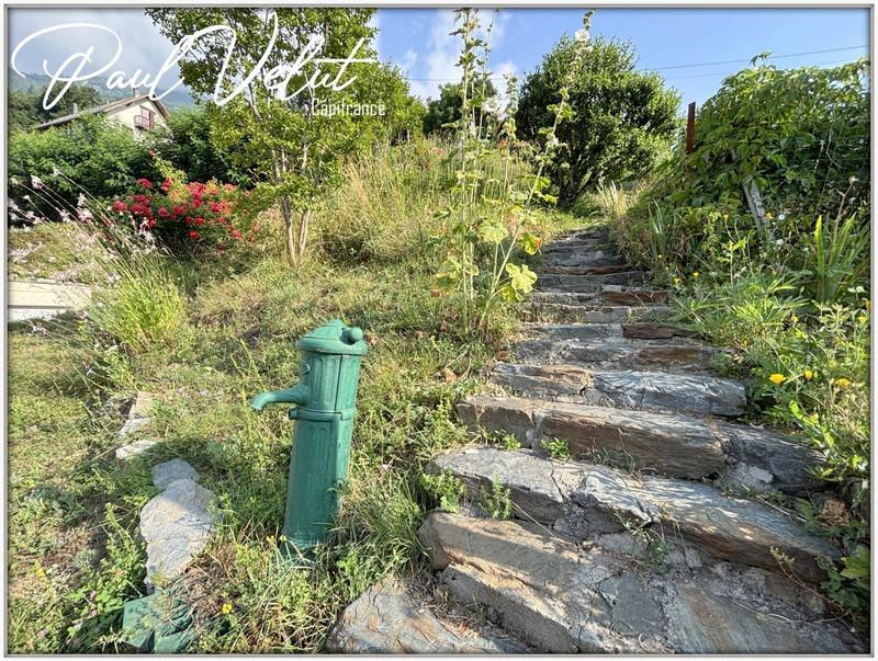 Maison - 235 m² - 9 pièces