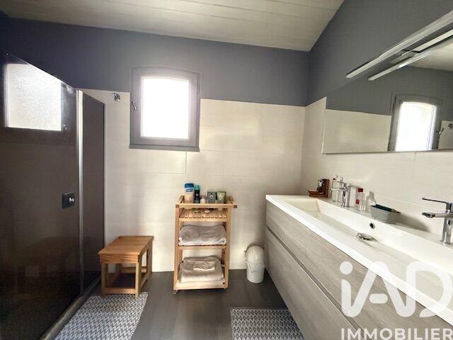 Maison - 215 m² - 7 pièces