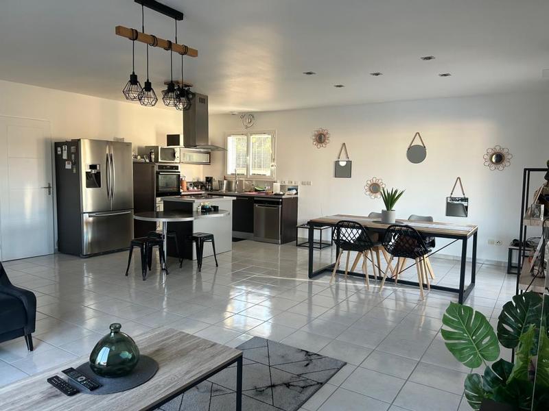 Propriété - 149 m² - 6 pièces