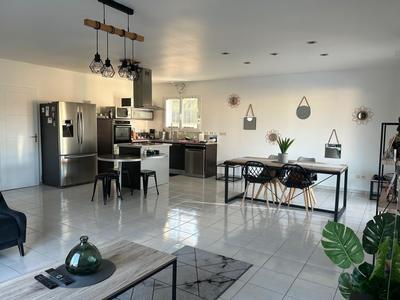 Propriété - 149 m² - 6 pièces