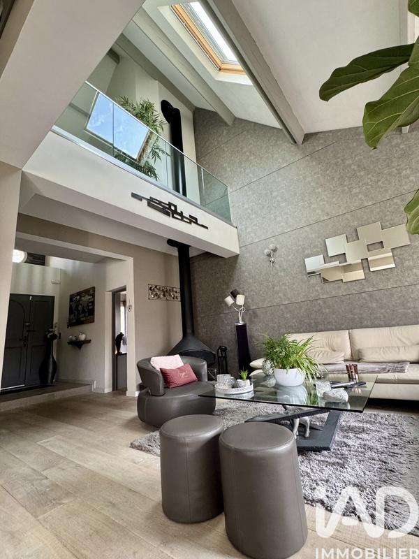 Maison - 177 m² - 7 pièces