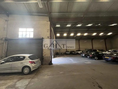 Entrepôt - 1 800 m²