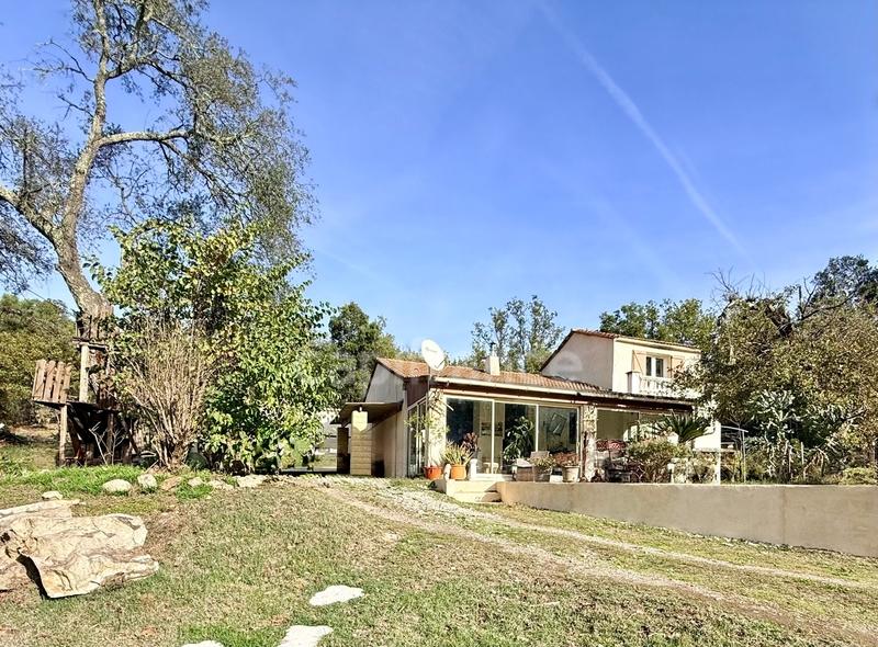 Maison - 141 m² - 7 pièces