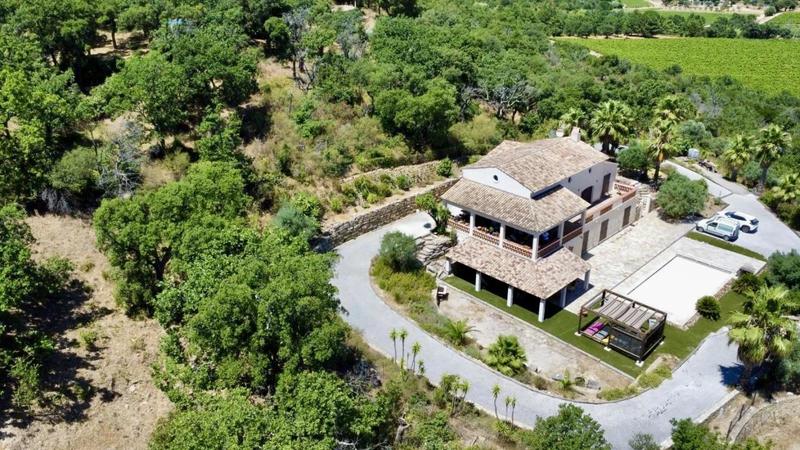 Villa - 246 m² - 7 pièces